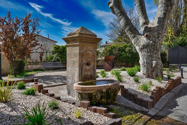landscaping-640x480-10046723.jpeg