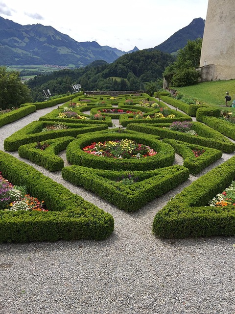 landscaping-640x480-23492088.jpeg