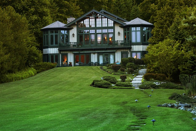 landscaping-640x480-55397289.jpeg
