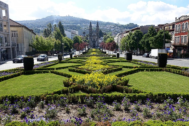 landscaping-640x480-58309101.jpeg