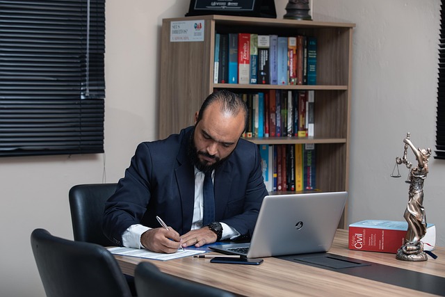 lawyer-640x480-59219445.jpeg