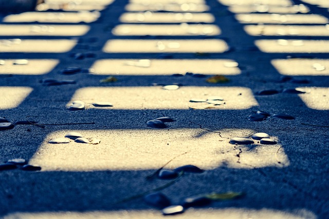 sidewalk-640x480-29759876.jpeg