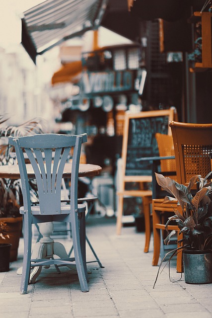 sidewalk-640x480-31715343.jpeg