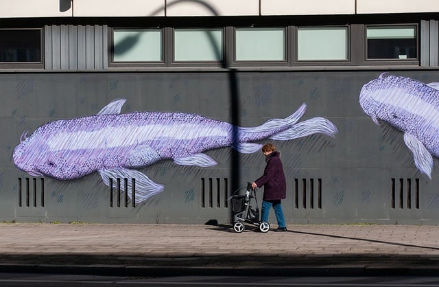 sidewalk-640x480-44746563.jpeg