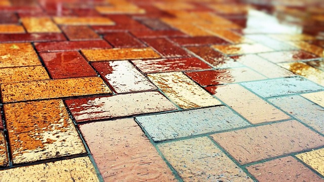 sidewalk-640x480-70299634.jpeg