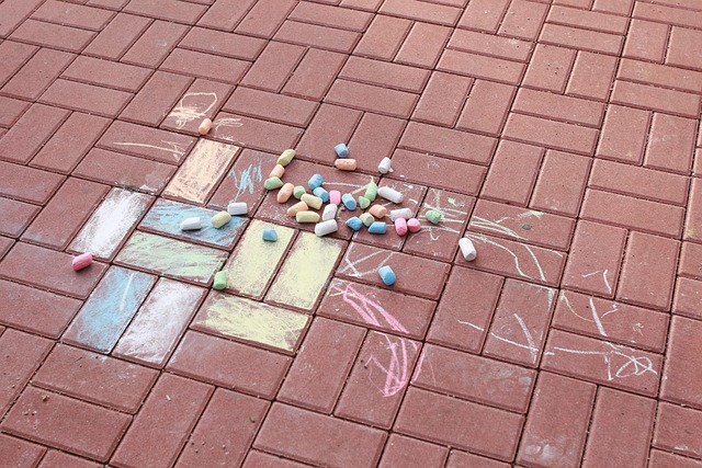 sidewalk-640x480-98001243.jpeg