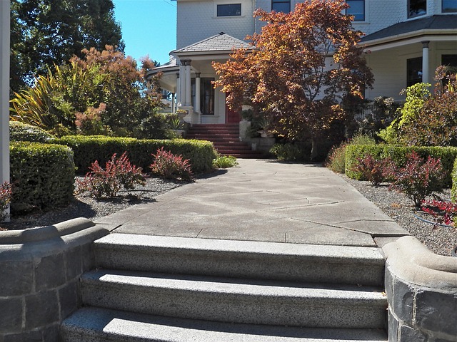 landscaping-640x480-21395870.jpeg