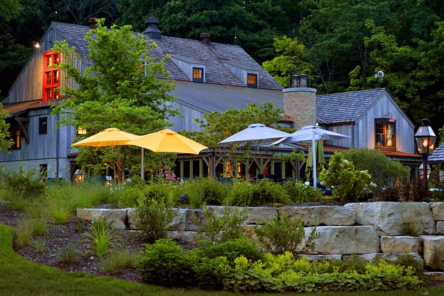 landscaping-640x480-25139666.jpeg