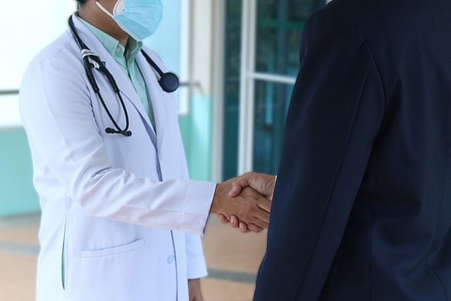 doctor-640x480-4125675.jpeg