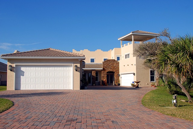 landscaping-640x480-83439062.jpeg