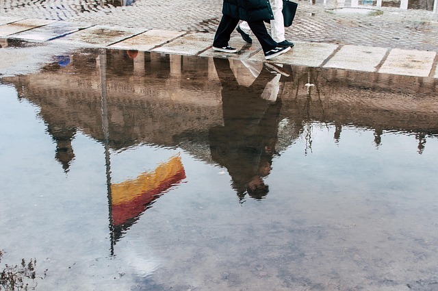 sidewalk-640x480-26641957.jpeg