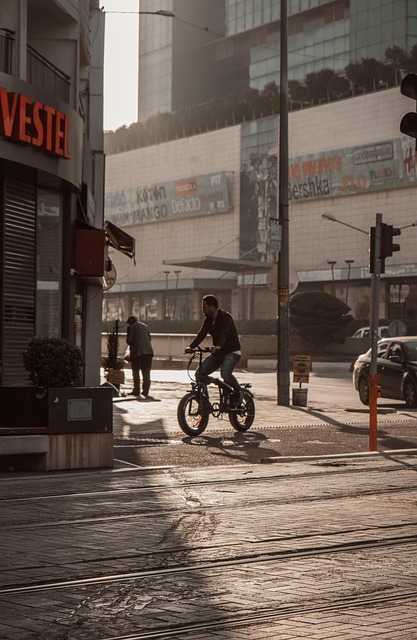 sidewalk-640x480-94164145.jpeg