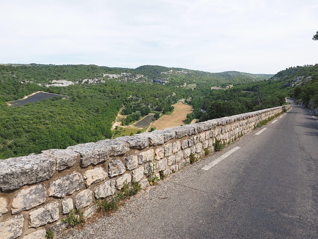 driveway-640x480-63318388.jpeg