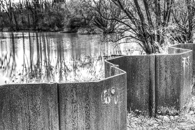 retaining-wall-640x480-28445965.jpeg