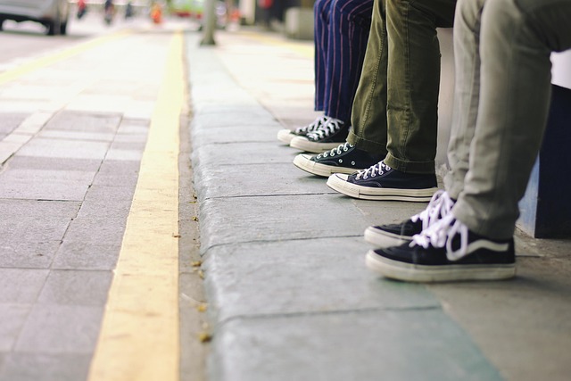 sidewalk-640x480-36090313.jpeg