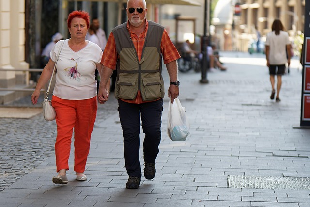 sidewalk-640x480-59218817.jpeg