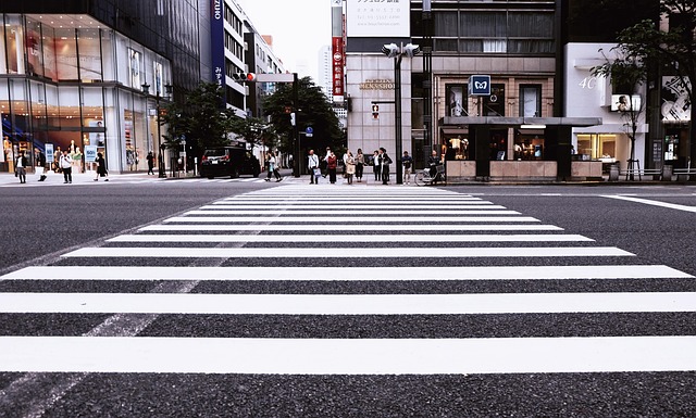 sidewalk-640x480-89170825.jpeg