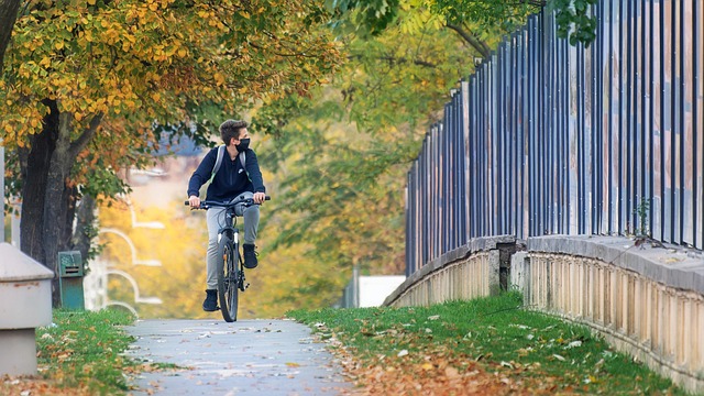 sidewalk-640x480-77343784.jpeg